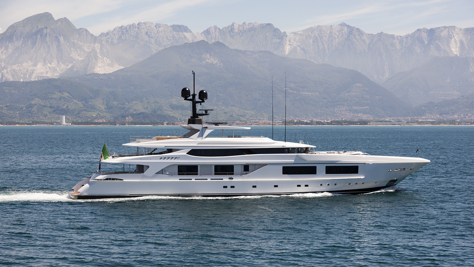 motor yacht unicorn